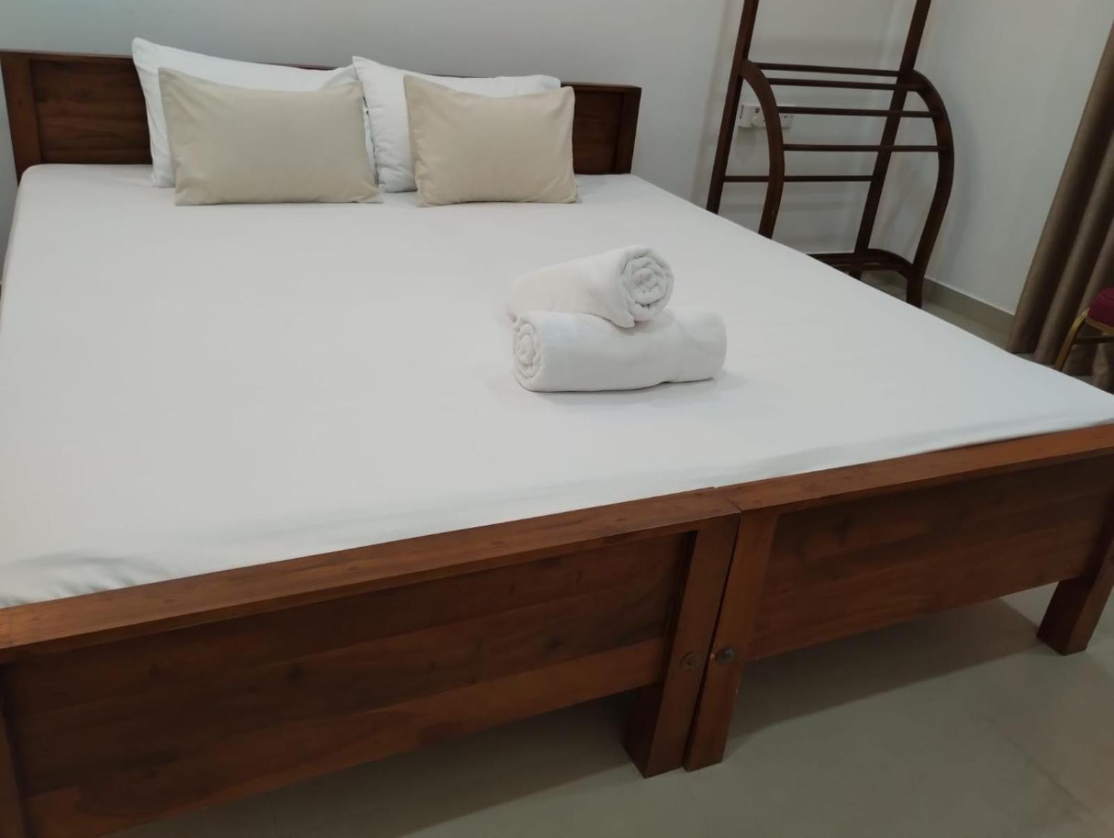 Urban Breeze Ξενοδοχείο Kundasale Εξωτερικό φωτογραφία